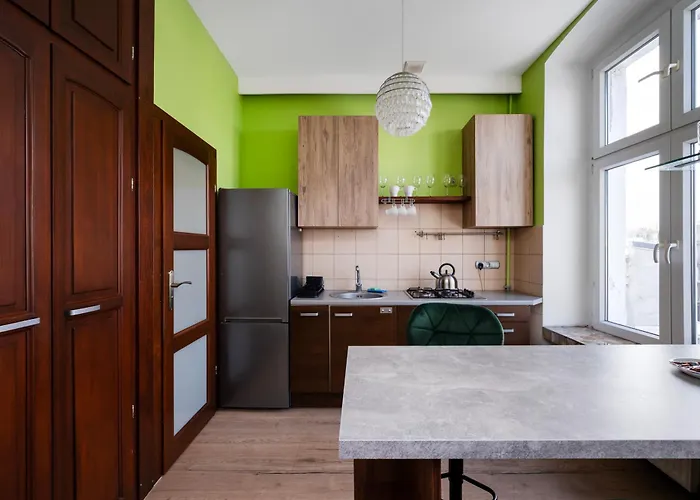 Jaracza Downtown By Bookinghost *